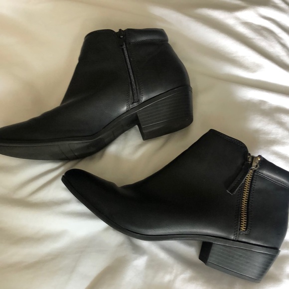 Mossimo Black Ankle Booties - Picture 1 of 4